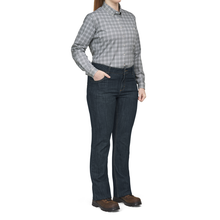 Load image into Gallery viewer, Women&#39;s Straight Fit Jean with Stretch