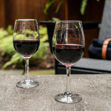 Load image into Gallery viewer, Simon Pearce Woodstock Red Wine Glass Set of 2